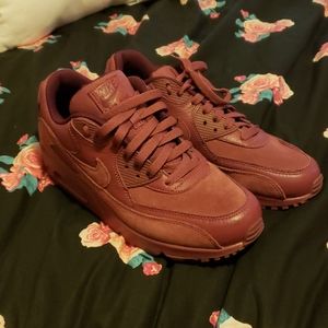 Maroon nike air max